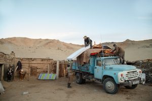 Alessandra Manzotti - Extreme living: The Winter Migration of Eagle Hunting Nomads of Western Mongolia